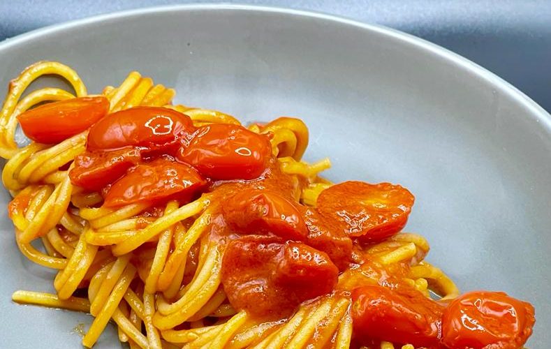 Spaghettoni al Pomodoro